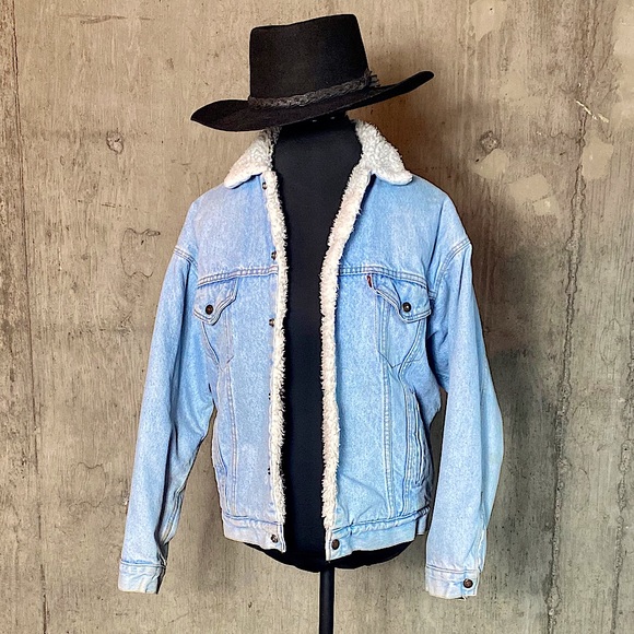 Levi's Jackets & Blazers - VTG LEVIS Sherpa Lined Denim Jacket